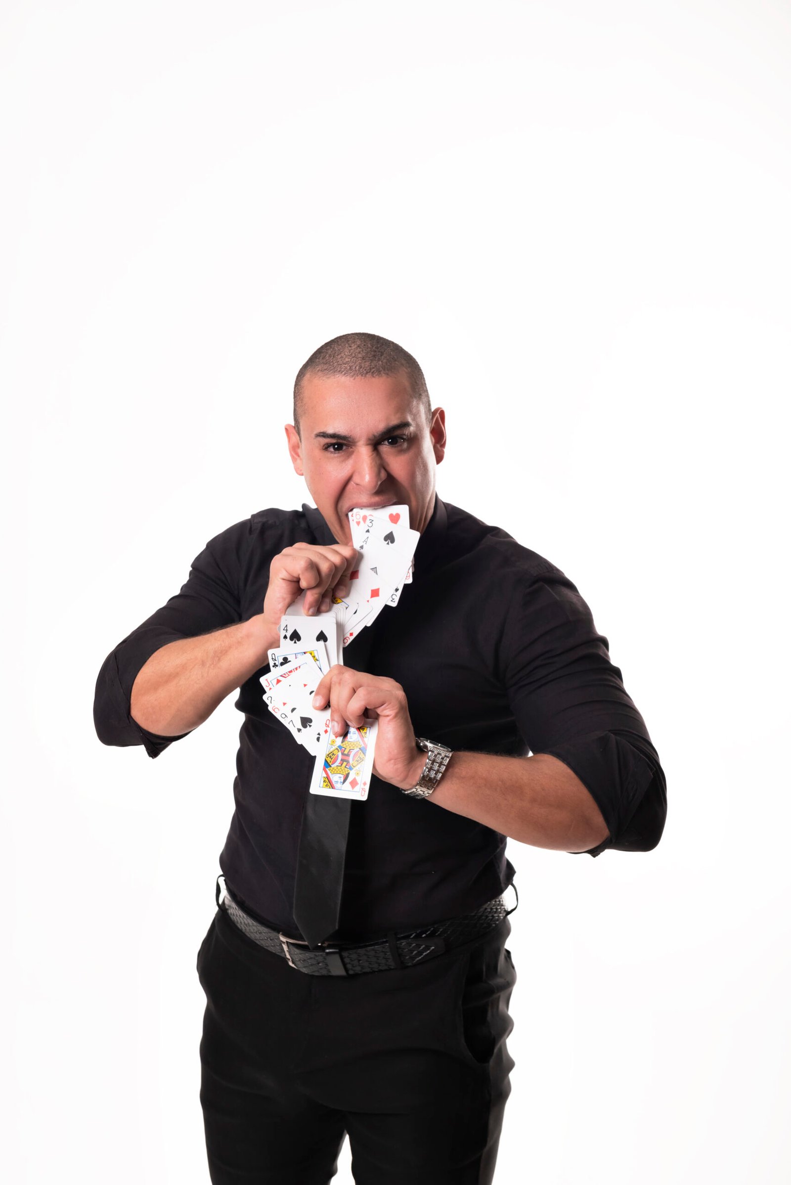 mágicodeividbhbelohorizonteeregiãomagicabaralhomagicomagiccartasapresentaçãoespetáculomagiamangavarinhamagicapombocartolafogotruque